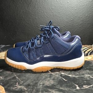 Jordan 11 Retro Low Midnight Navy kids Size 5Y